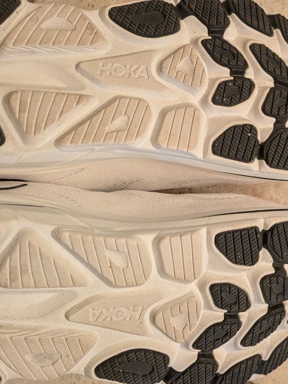 Hoka Clifton 10 size 10.5 - Picture 4 of 6